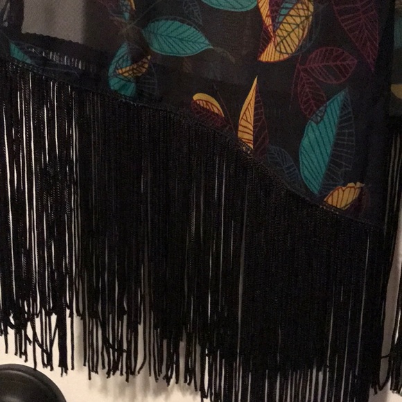 LuLaRoe Monroe Fringe Overlay - Picture 3 of 6